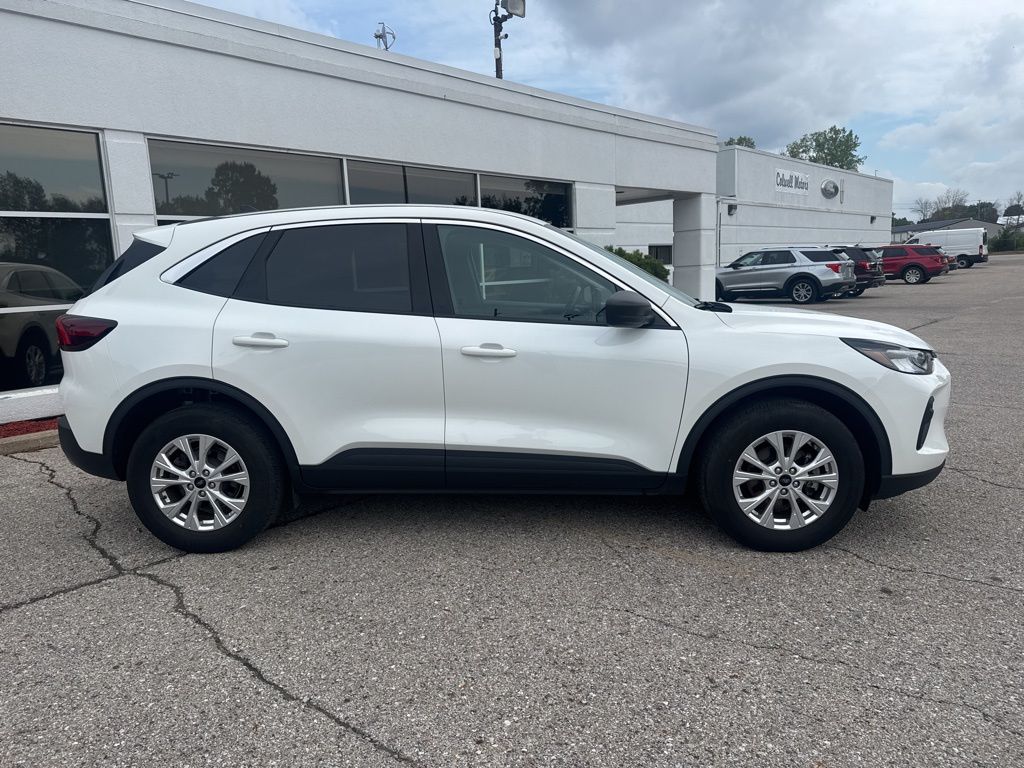 2023 Ford Escape Active photo 2