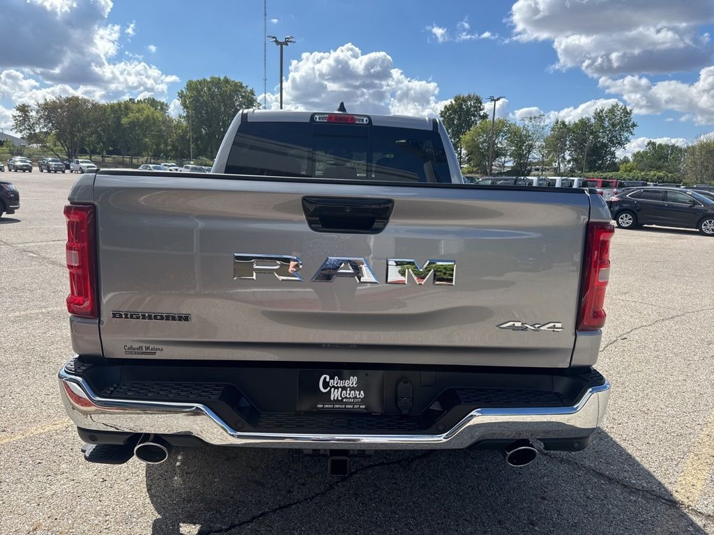 New 2026 Ram 1500 BIG HORN CREW CAB 4X4 5'7 BOX Pickup