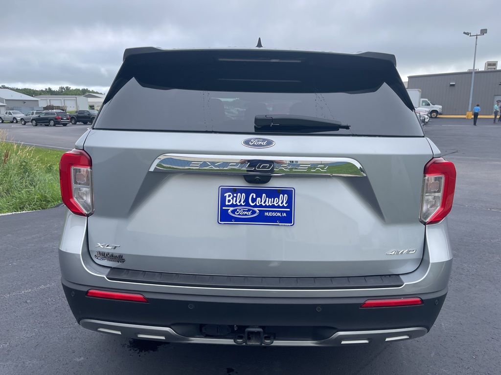 2023 Ford Explorer XLT photo 3