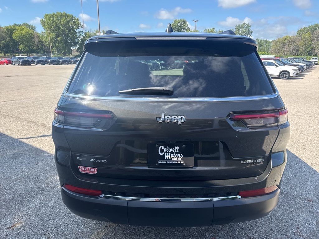 2022 Jeep Cherokee Limited photo 2