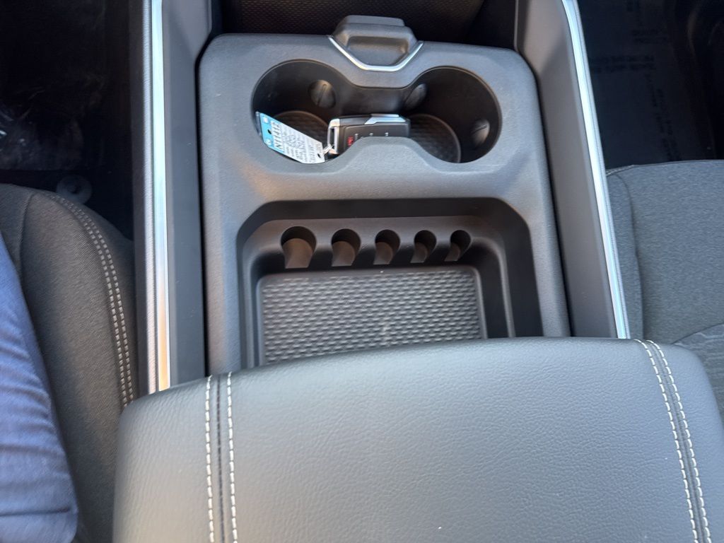 2026 RAM 3500 Big Horn - Photo 16