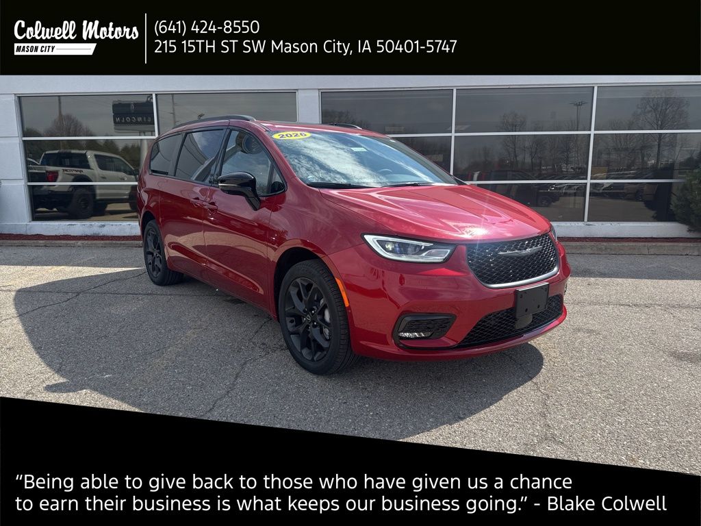 2026 Chrysler Pacifica Limited AWD's photo
