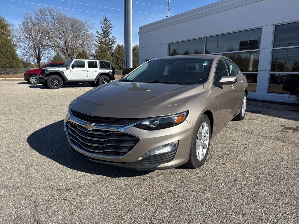 2024 Chevrolet Malibu 1LT photo 3