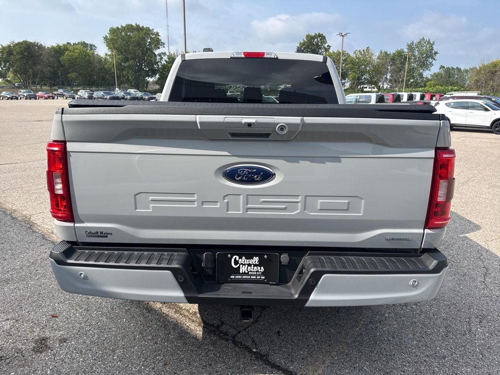2023 Ford F-150 XLT photo 2