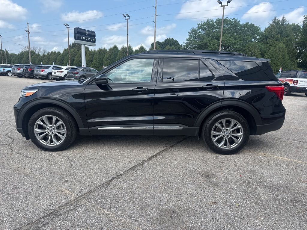 2023 Ford Explorer XLT photo 4