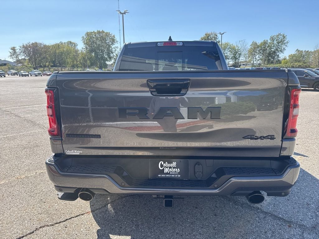 New 2026 Ram 1500 BIG HORN CREW CAB 4X4 5'7 BOX Pickup