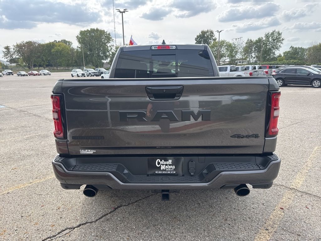 New 2026 Ram 1500 BIG HORN CREW CAB 4X4 5'7 BOX Pickup