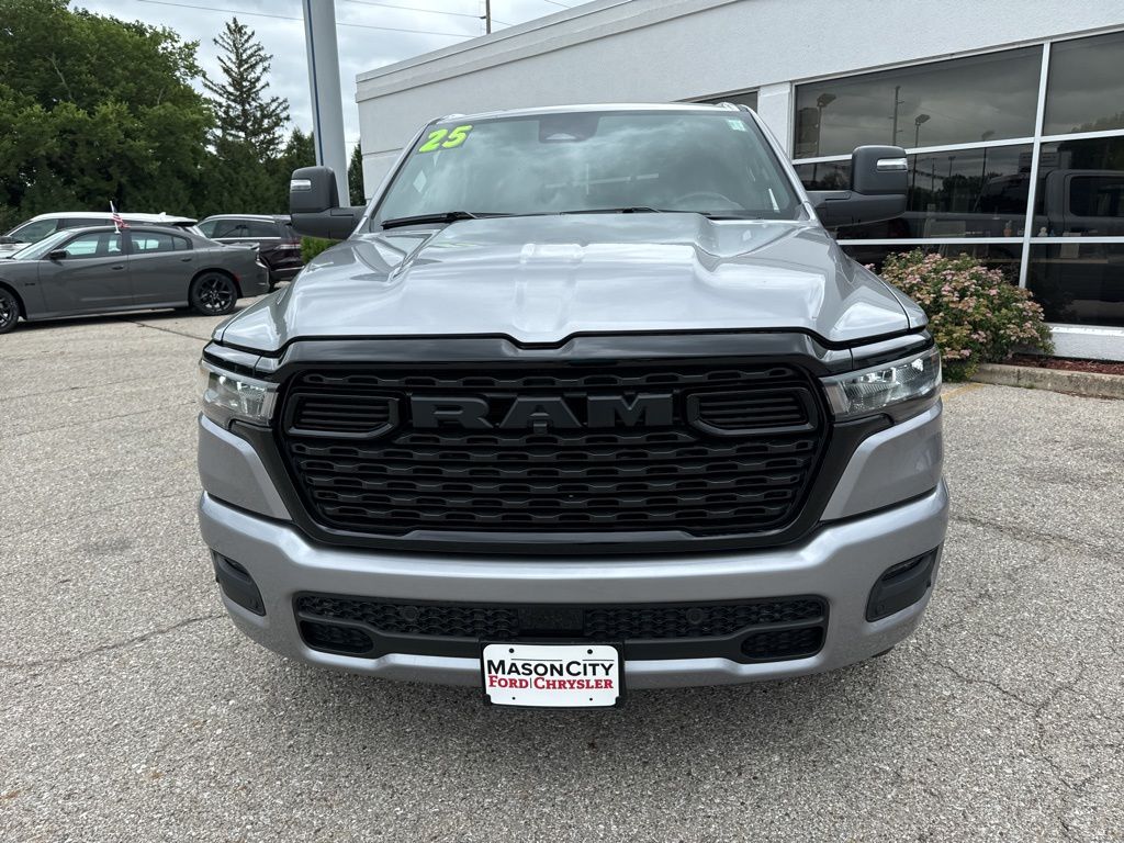 2025 Ram 1500 Tradesman photo 2