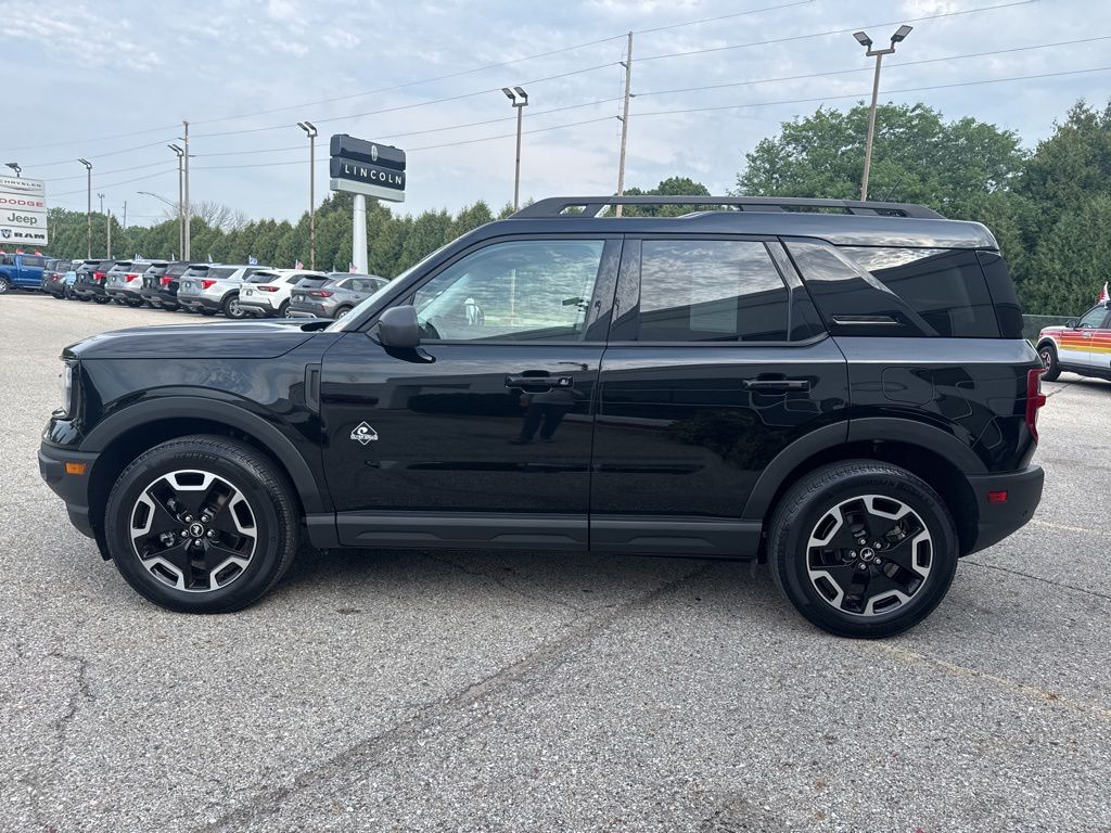 2024 Ford Bronco Sport Outer Banks photo 2