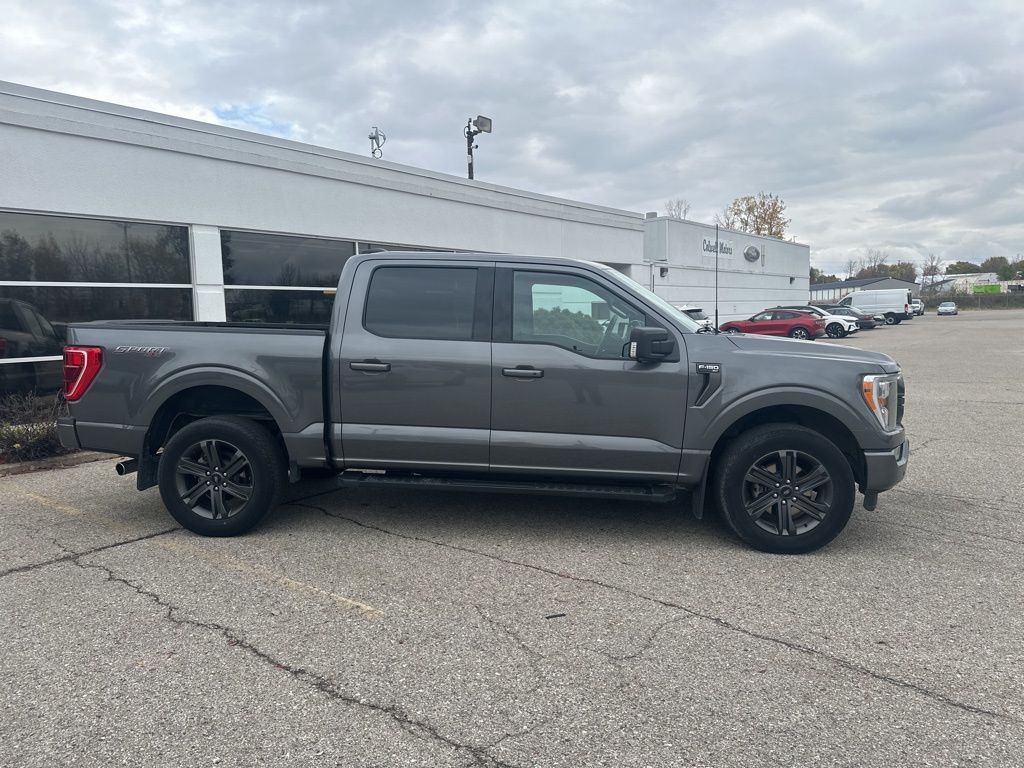 2023 Ford F-150 XLT photo 2