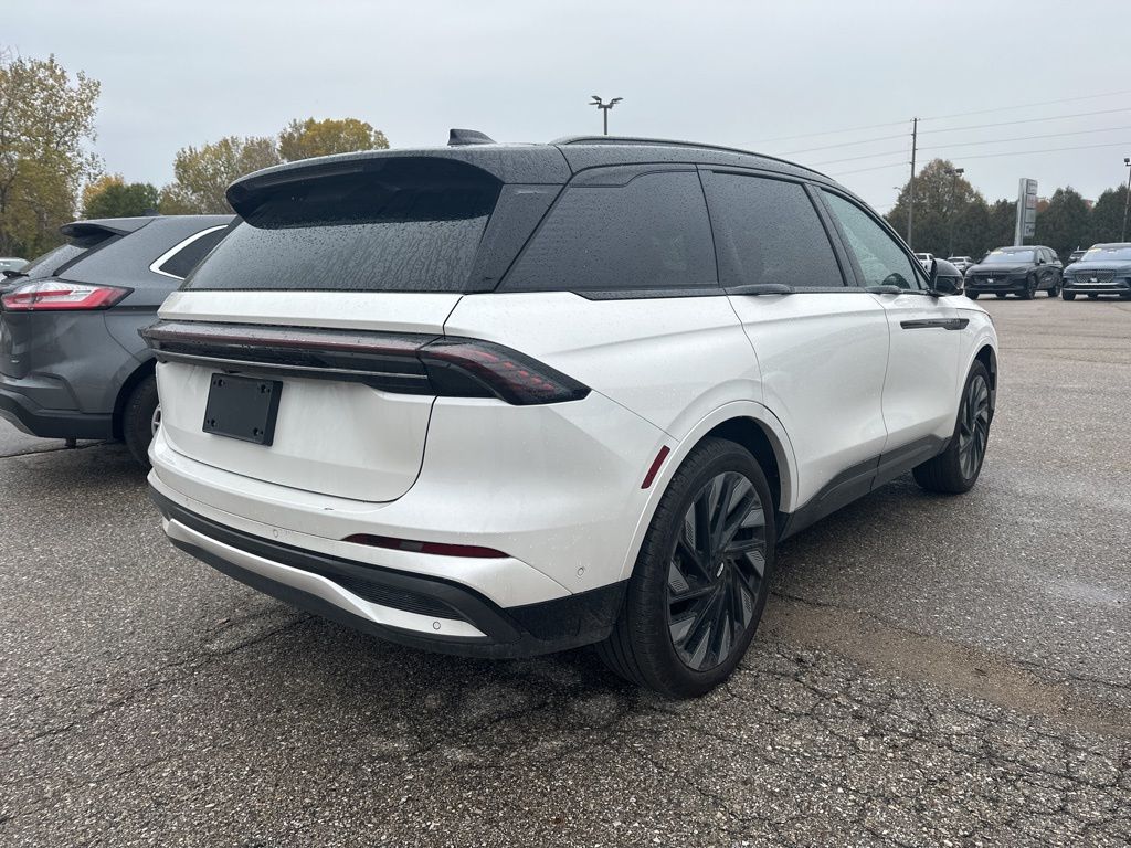 2024 Lincoln Nautilus Reserve photo 2