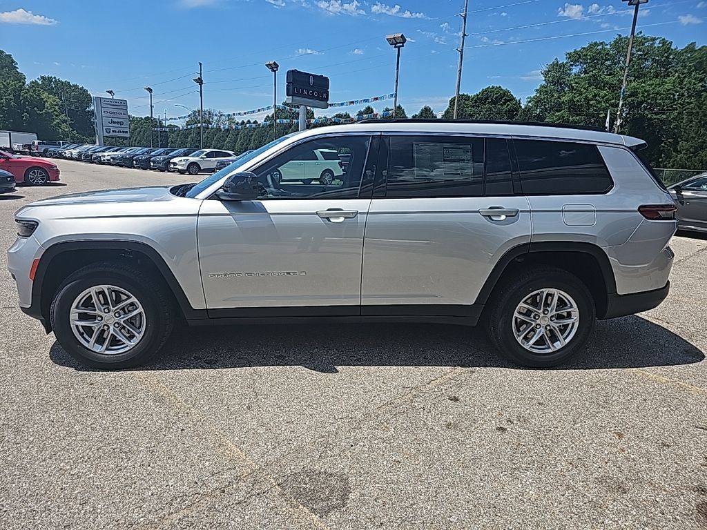 2024 Jeep Grand Cherokee Laredo photo 4