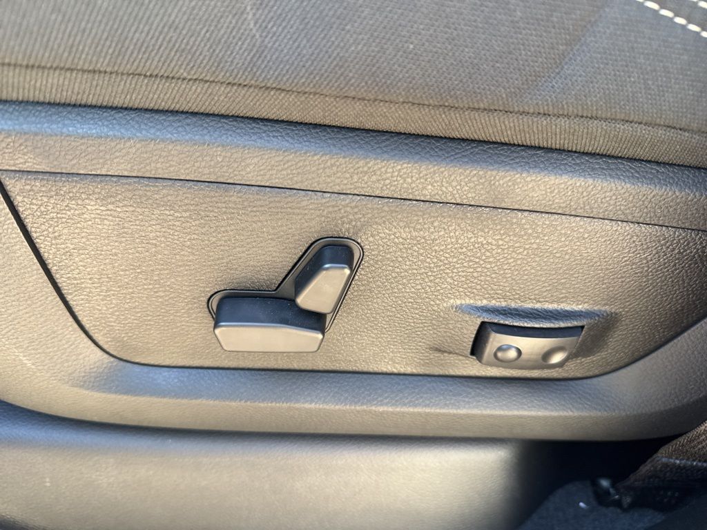 2026 RAM 3500 Big Horn - Photo 8