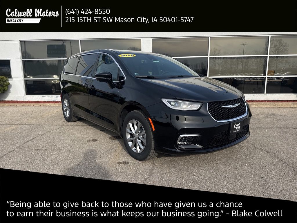 2026 Chrysler Pacifica Select AWD's photo