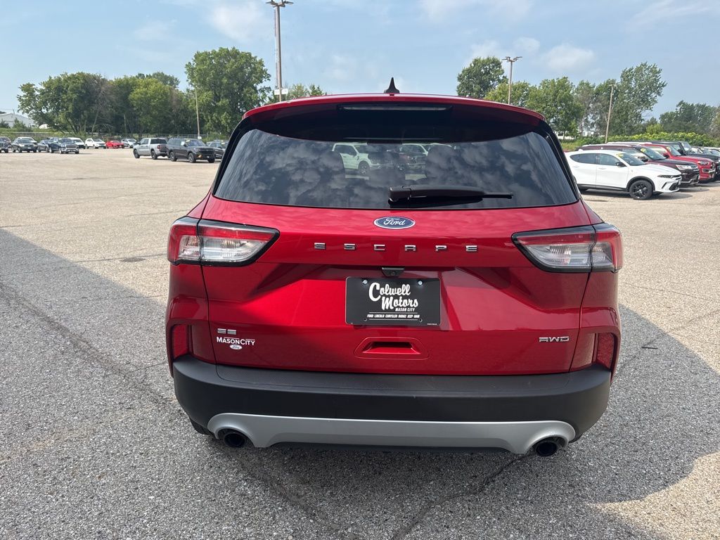 2022 Ford Escape SE photo 3