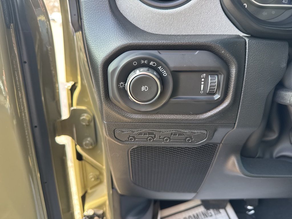 2026 Jeep Wrangler 4-Door Willys - Photo 10