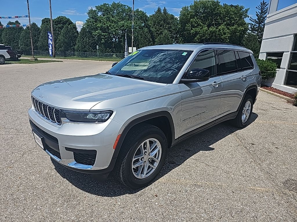 2024 Jeep Grand Cherokee Laredo photo 3