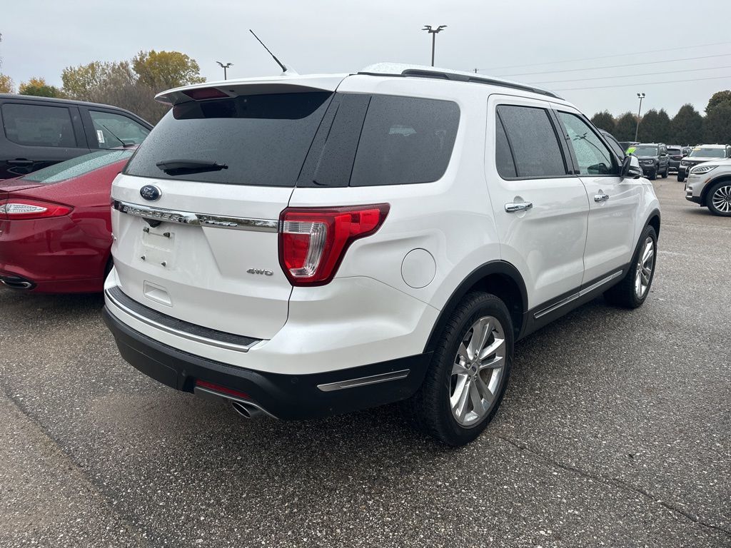 2019 Ford Explorer Limited photo 2