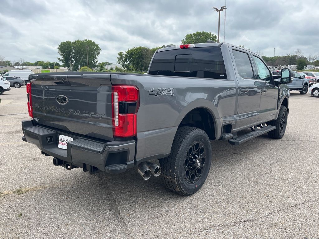 2024 Ford F-350 Lariat photo 3