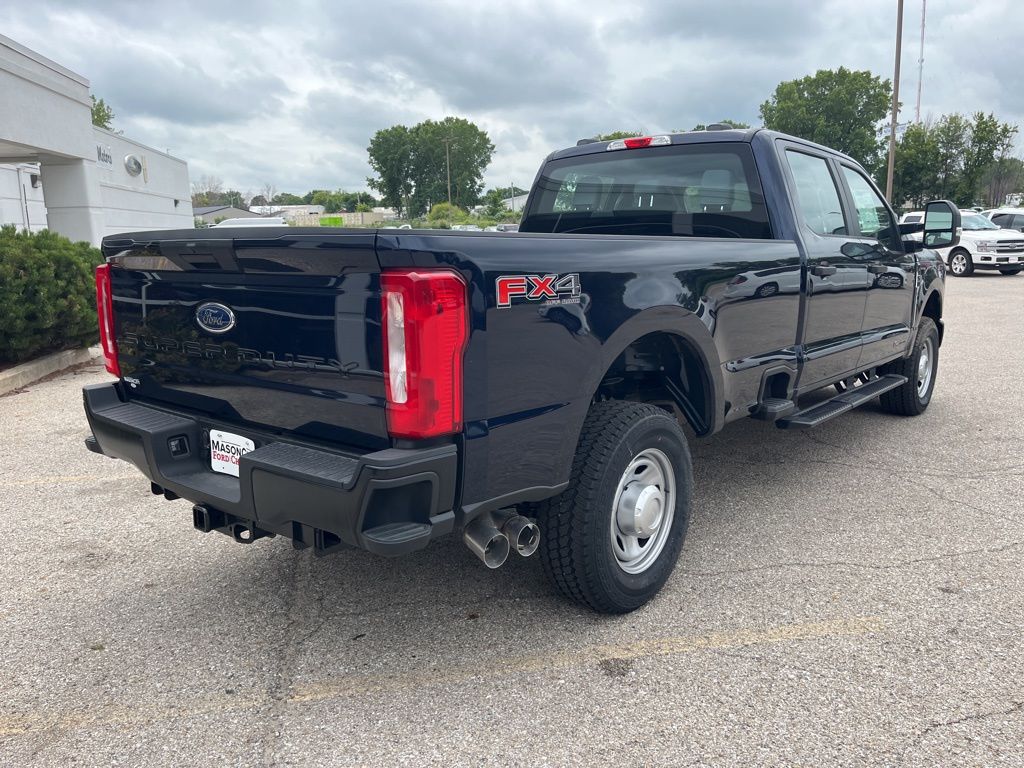 2025 Ford F-350 XL photo 3