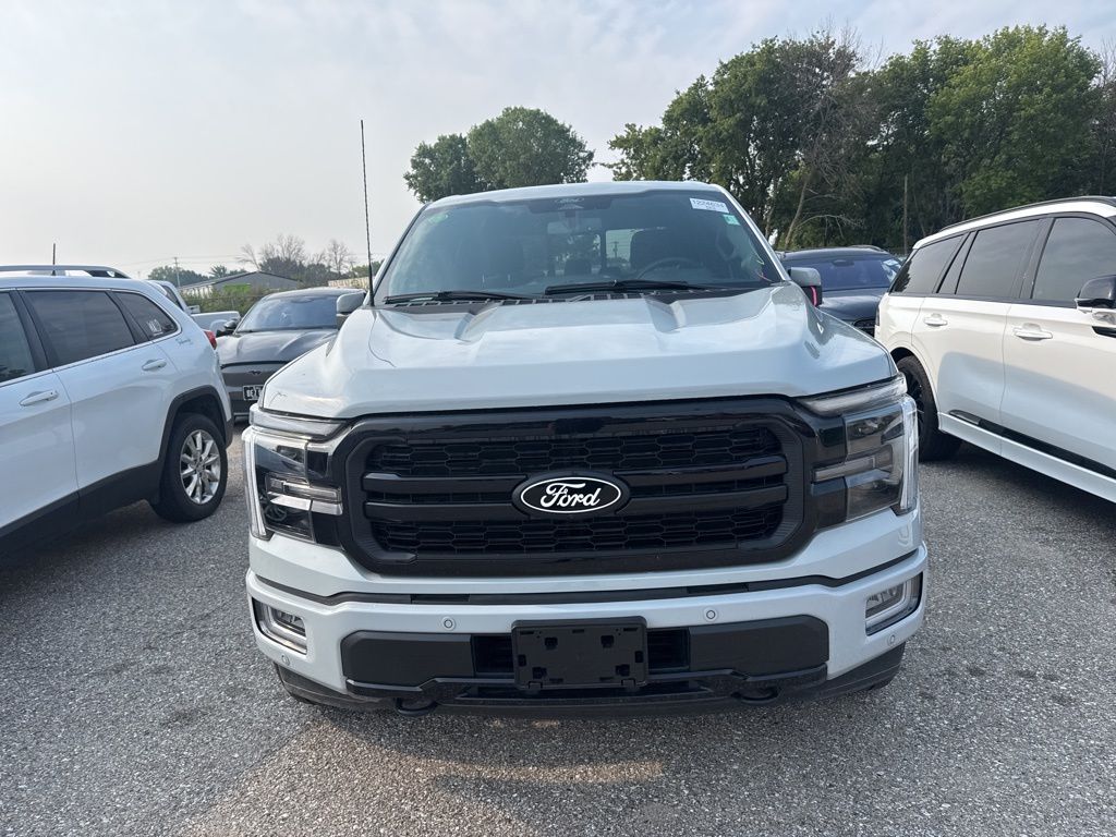 2024 Ford F-150 Lariat photo 2