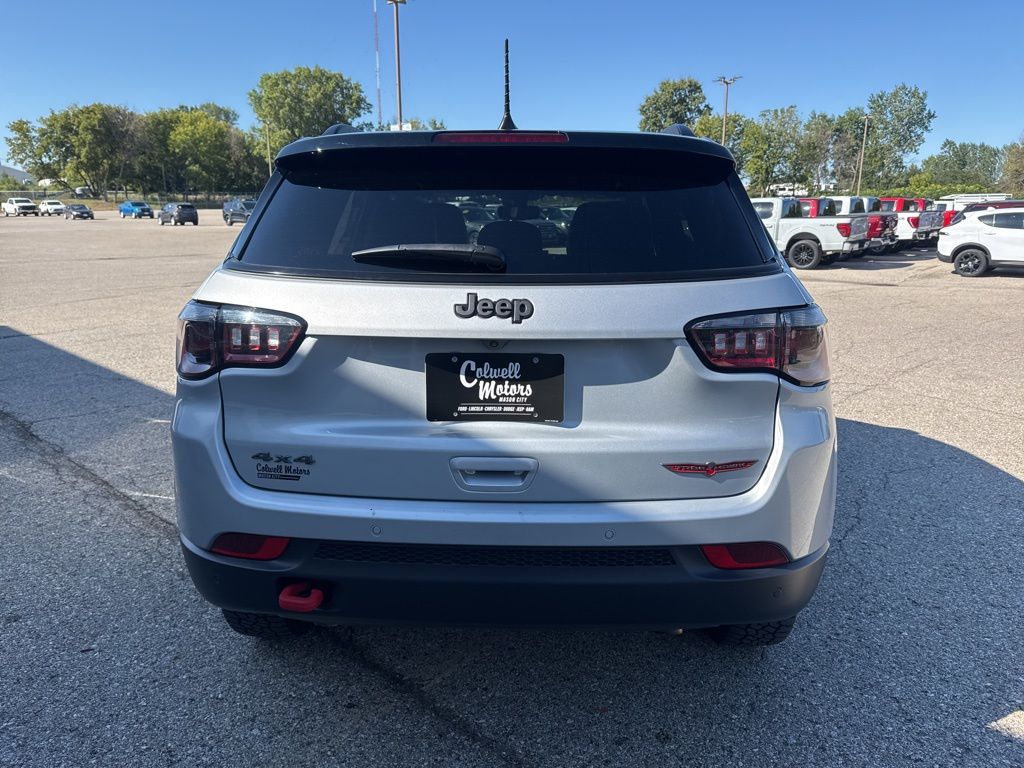 2024 Jeep Compass Trailhawk photo 3