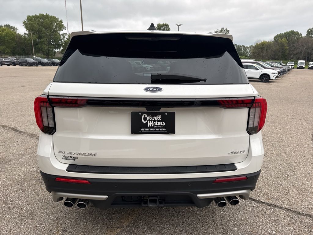 2025 Ford Explorer Platinum photo 3