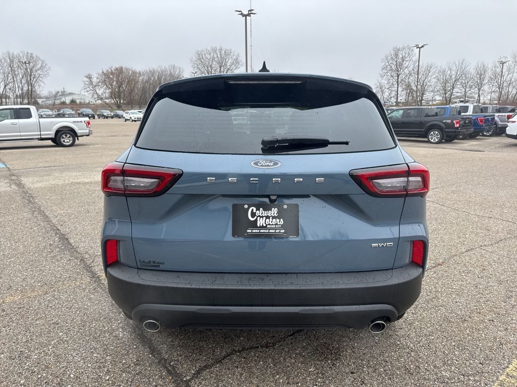 2026 Ford Escape ST-Line photo 2