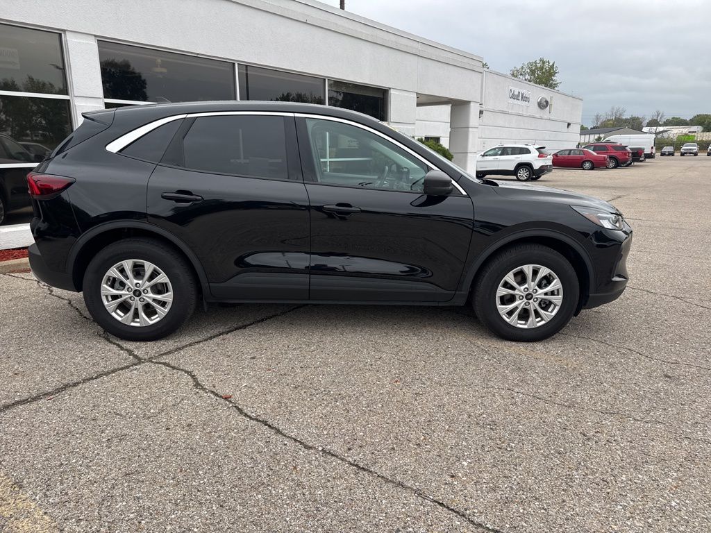2024 Ford Escape Active photo 2