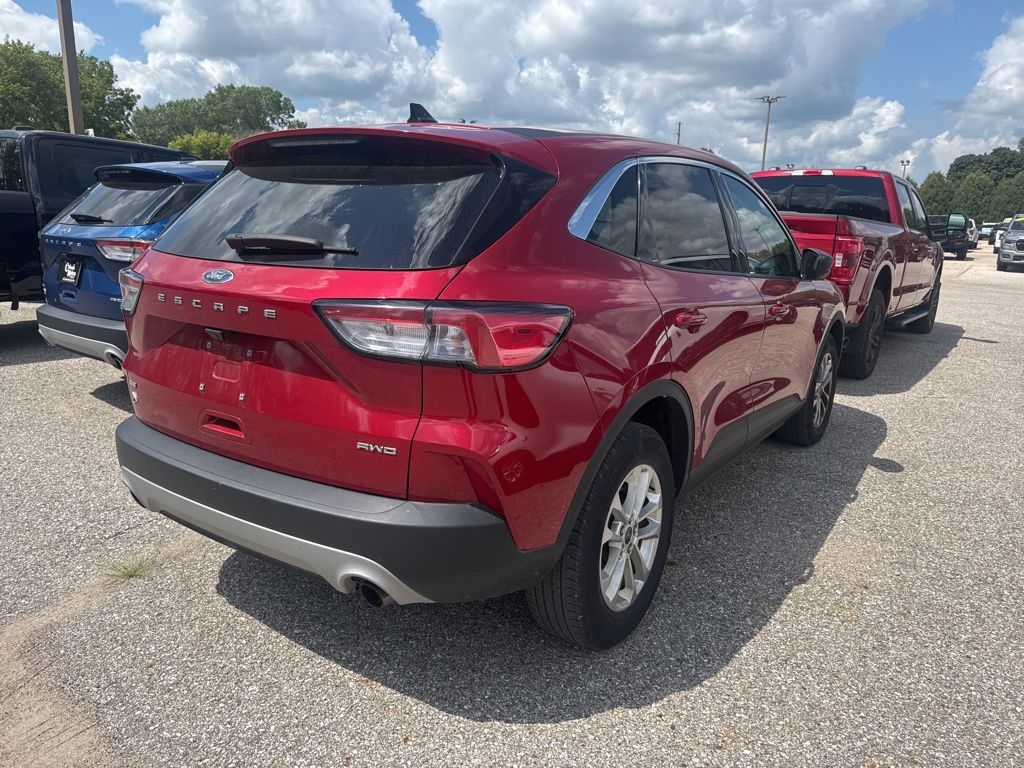 2022 Ford Escape SE photo 2