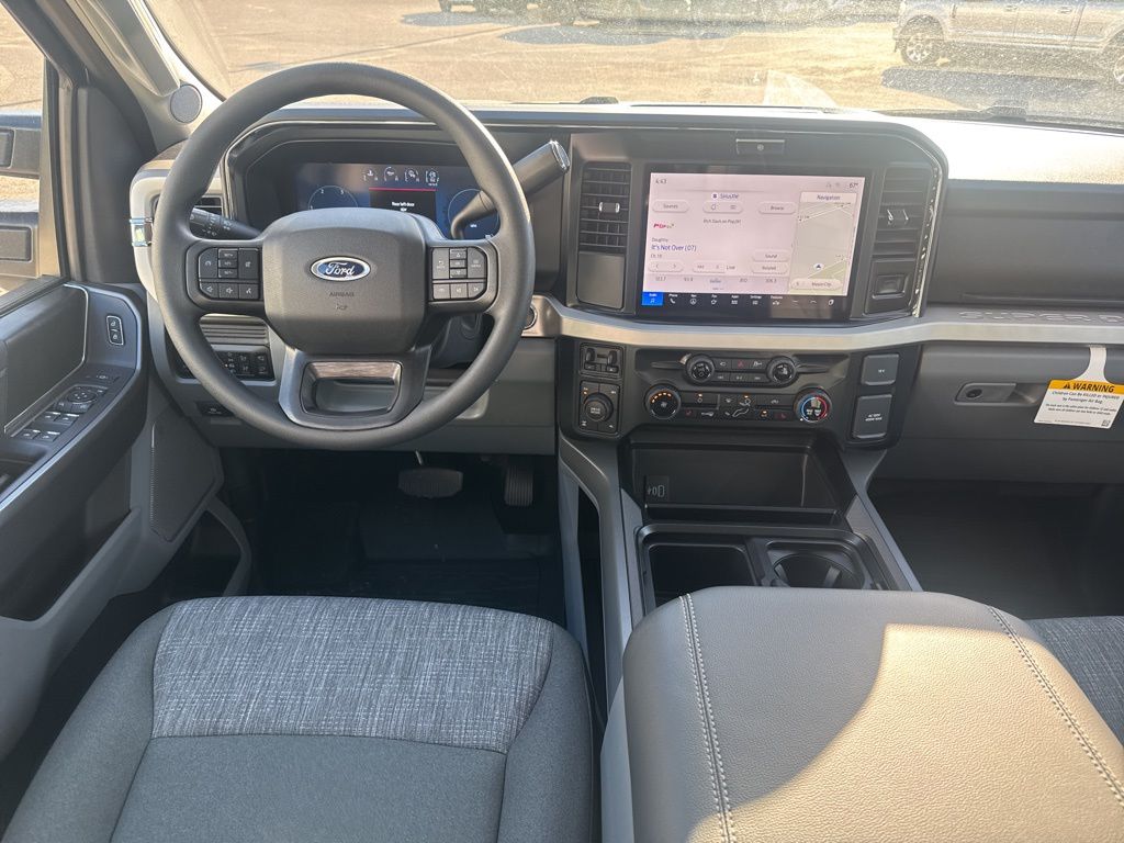 2026 Ford F-350 Super Duty XLT - Photo 6