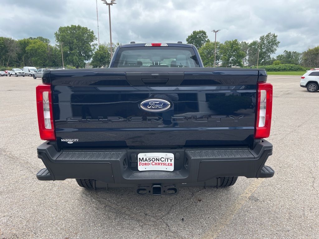 2025 Ford F-350 XL photo 4