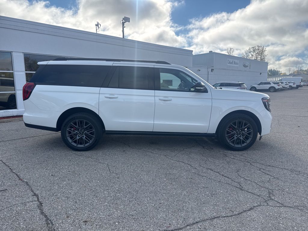 2025 Ford Expedition MAX Platinum photo 2