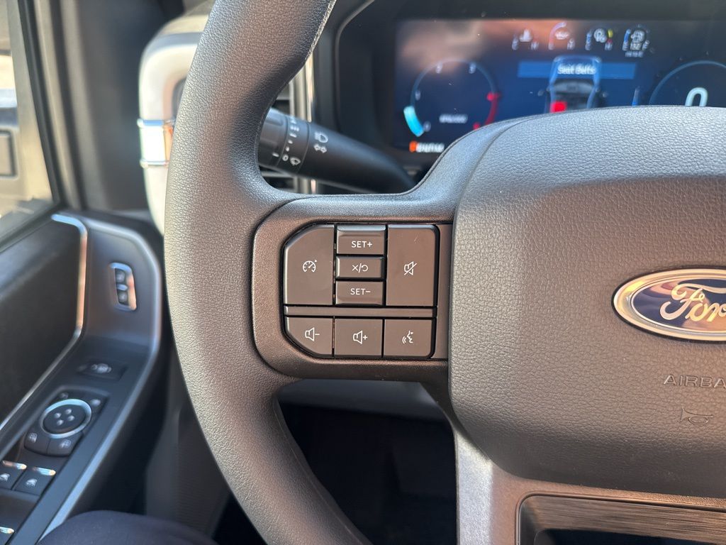2026 Ford F-350 Super Duty XLT - Photo 11