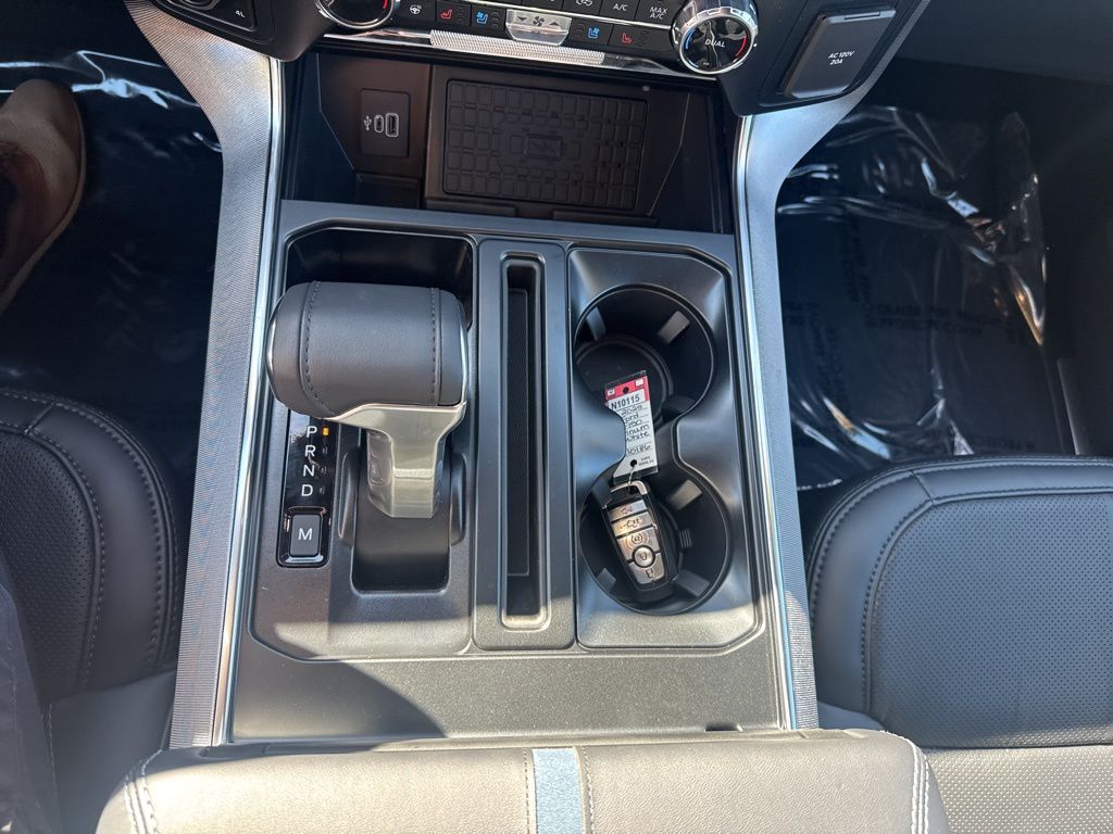 2025 Ford F-150 Platinum - Photo 17