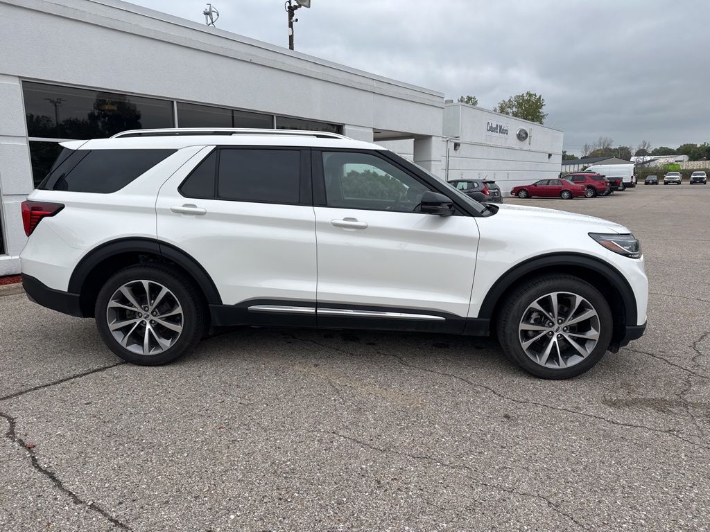 2025 Ford Explorer Platinum photo 2