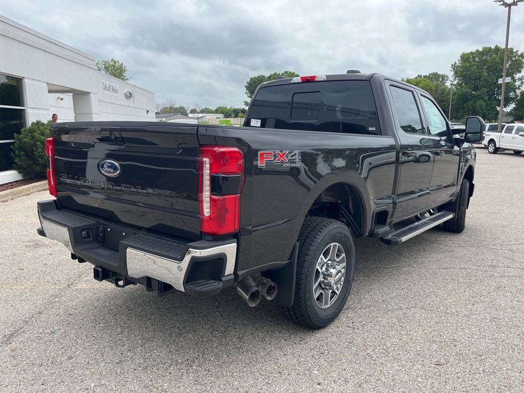 2025 Ford F-350 Lariat photo 3