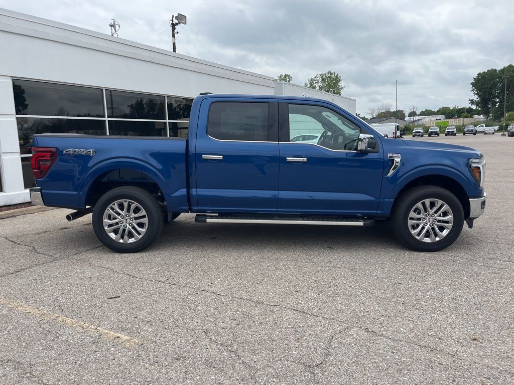 2025 Ford F-150 Lariat photo 2