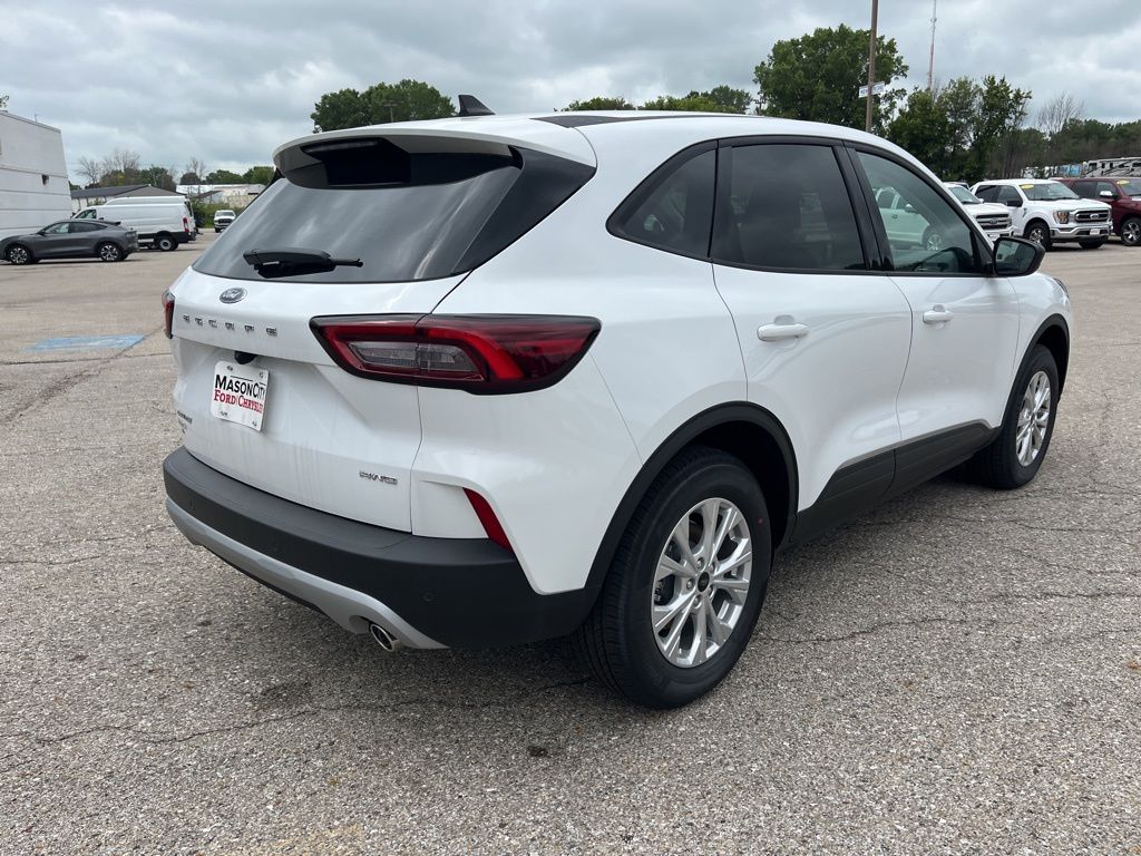 2025 Ford Escape Active photo 2