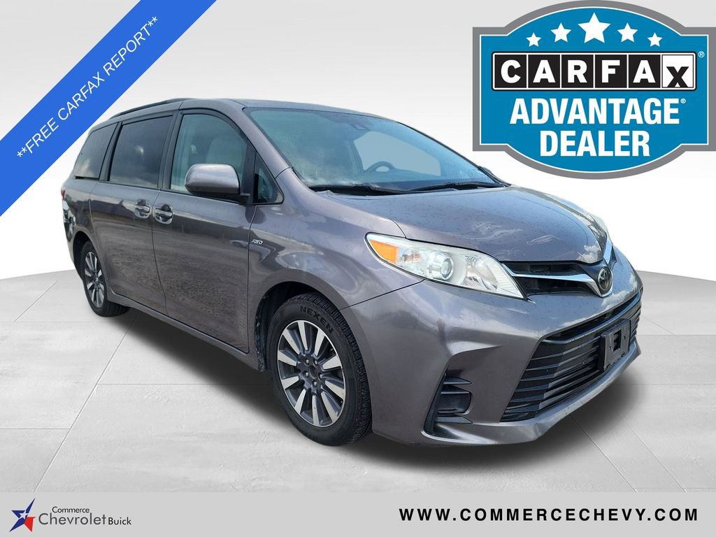 2019 Toyota Sienna LE V6 AWD 7-Passenger's photo