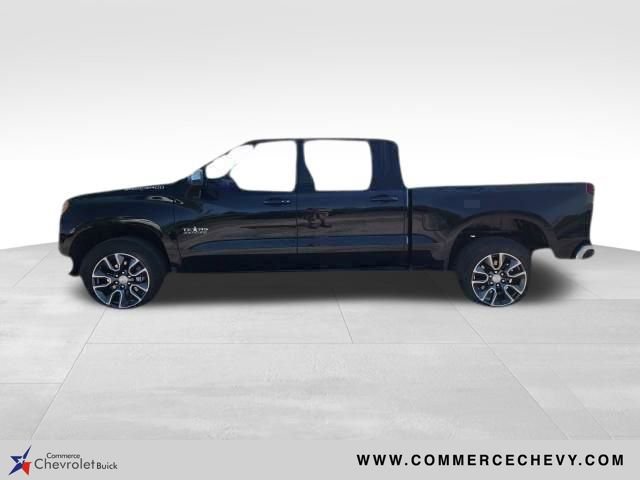 2025 Chevrolet Silverado 1500 LT Texas Edition photo 4