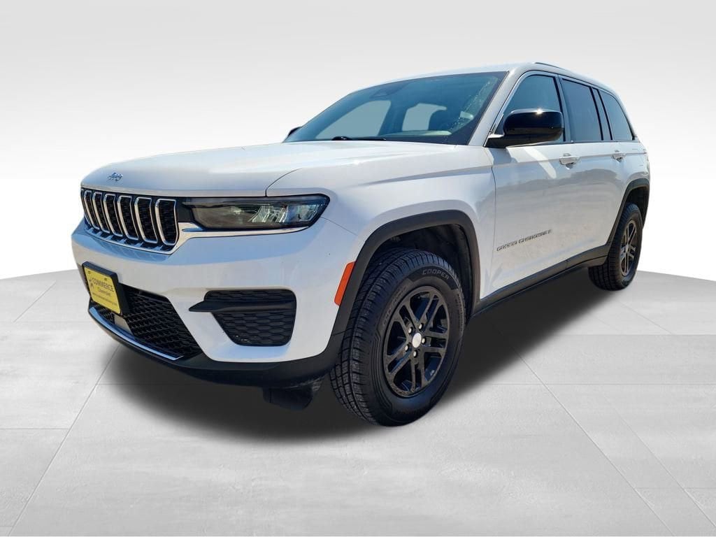 Used 2023 Jeep Grand Cherokee Laredo