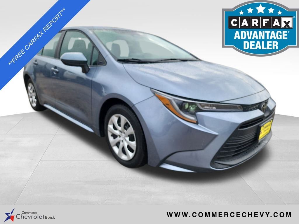 2023 Toyota Corolla LE's photo