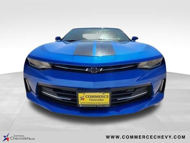 2017 Chevrolet Camaro 2LT photo 2