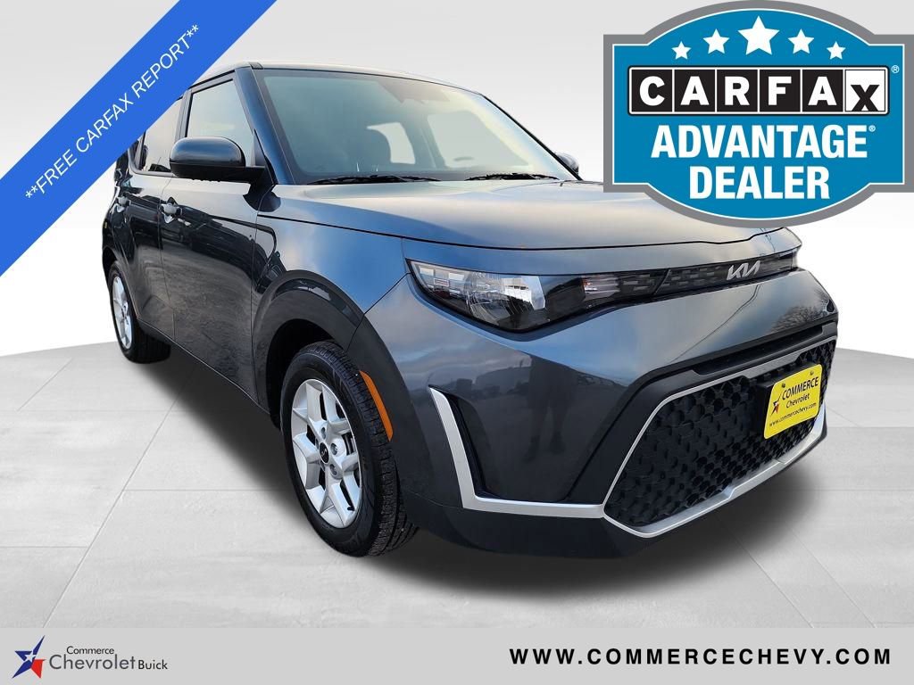 2024 Kia Soul LX's photo