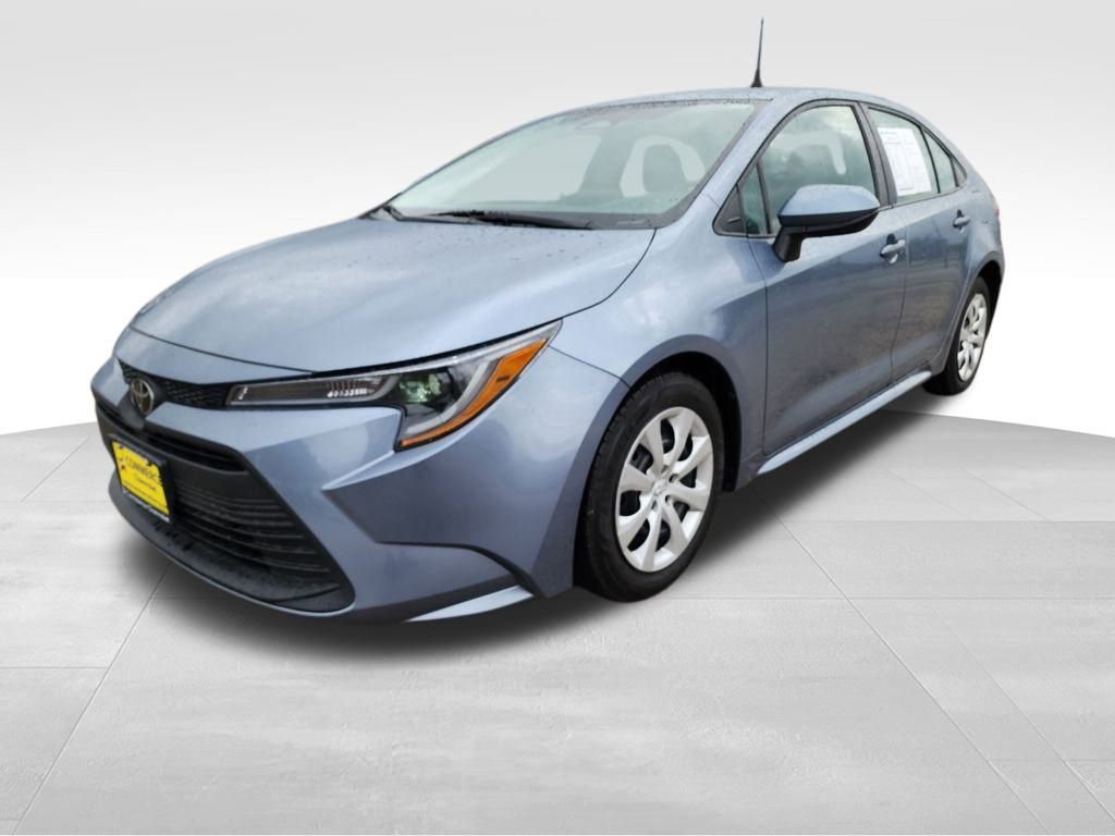 2023 Toyota Corolla LE photo 3