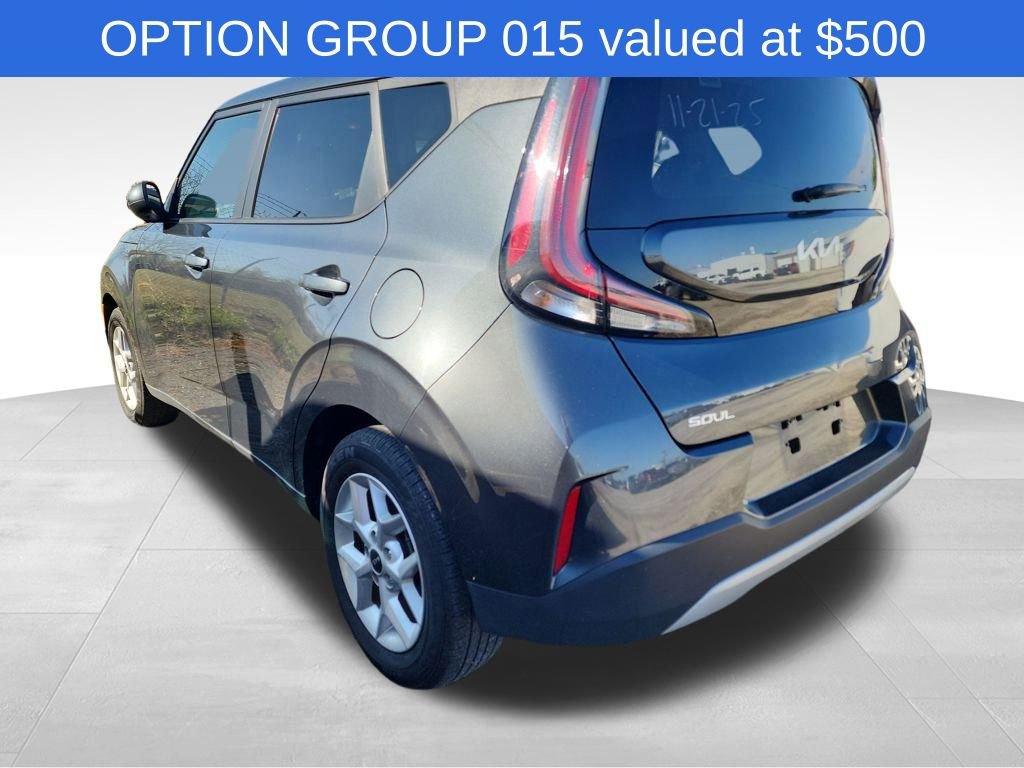 2024 Kia Soul LX photo 2