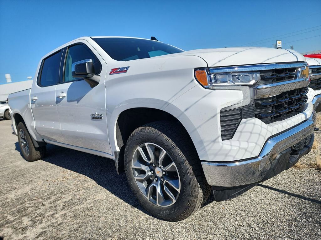 2026 Chevrolet Silverado LT's photo