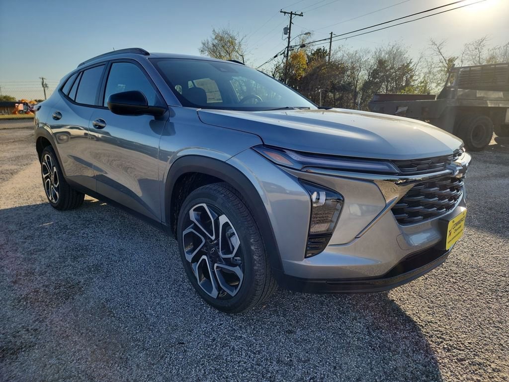 2026 Chevrolet Trax RS's photo