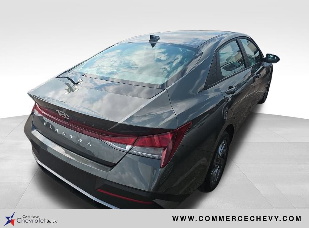 Used 2024 Hyundai Elantra SEL with VIN KMHLM4DG9RU787905 for sale in Commerce, TX